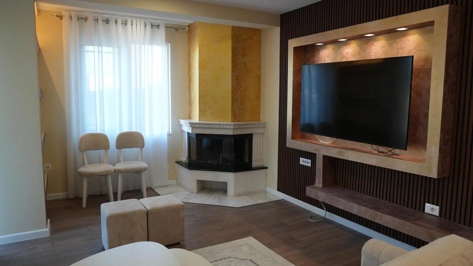 Villa Martin Tirana 0*,  Albanien